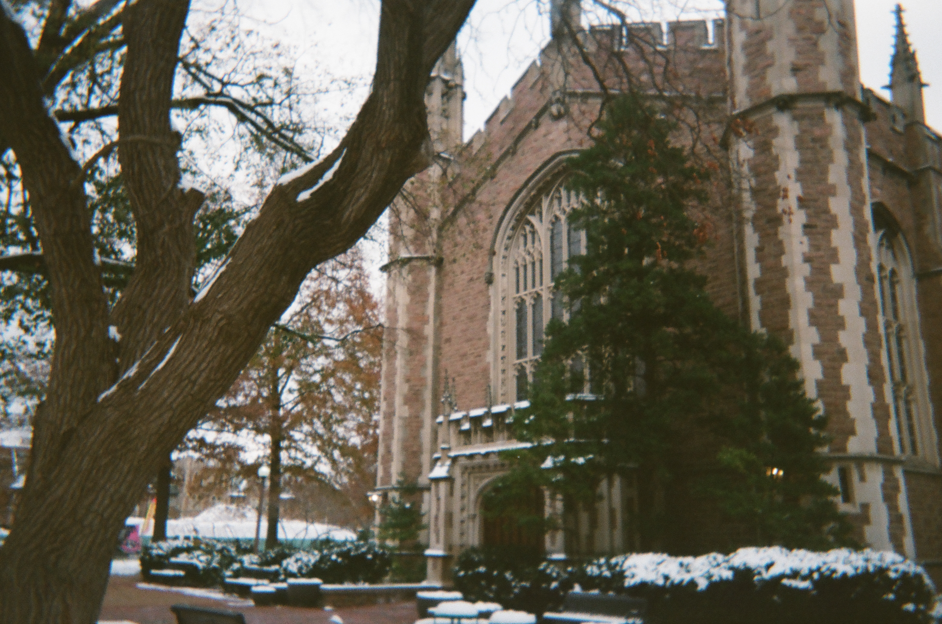Washu building in the snow.